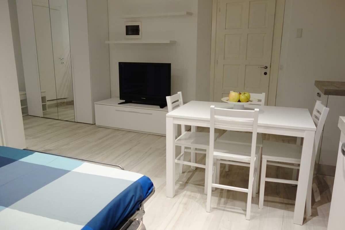 Ca Di Baragett Apartment แมนเดลโล เดล ลาริโอ ภายนอก รูปภาพ